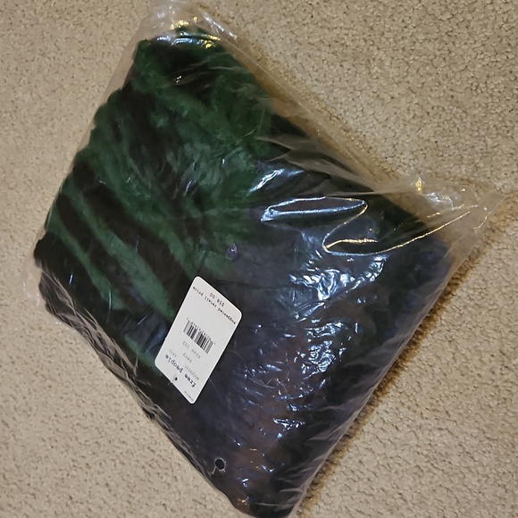 Free People Cameron Brushed Navy Plaid Bkanket Scarf Plush Fringe Oversized NWT - Picture 10 of 11